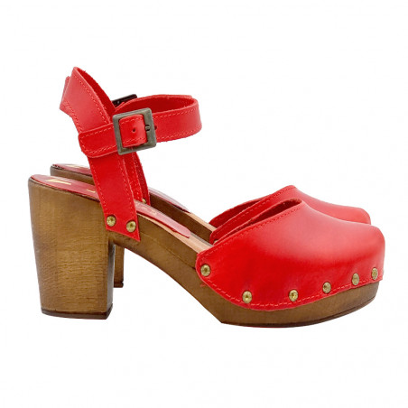 RED DUTCH CLOGS WITH STRAP AND HEEL 7