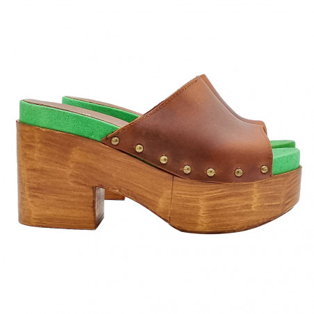 BROWN LEATHER-COLORED CLOGS WITH LARGE 9.5 HEEL