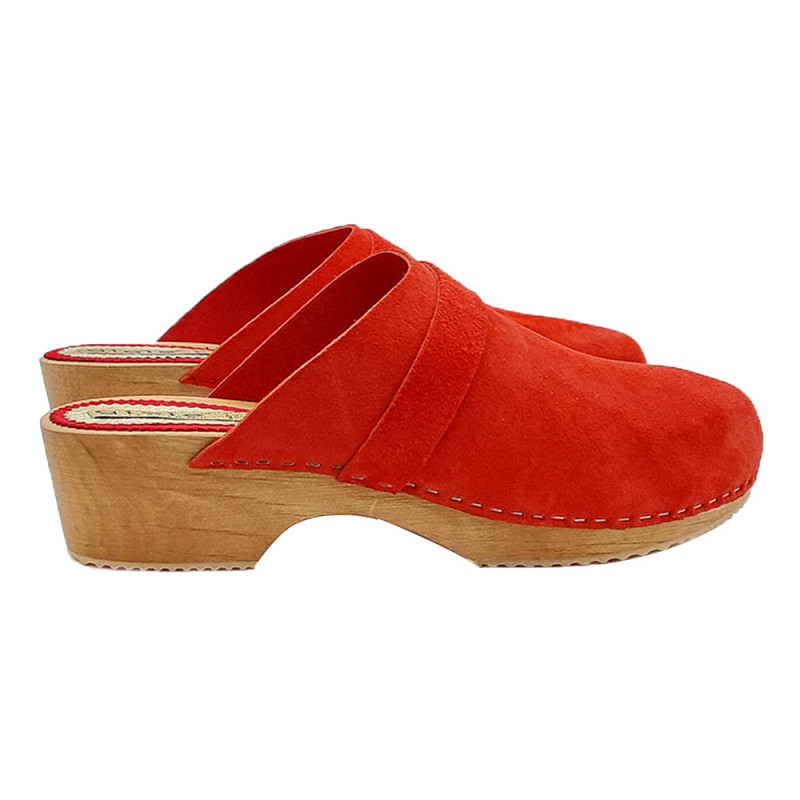red chanel clogs