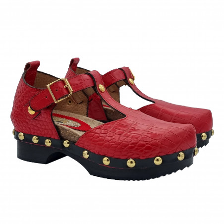 RED CLOGS WITH CLOSED TOE AND STRAP
