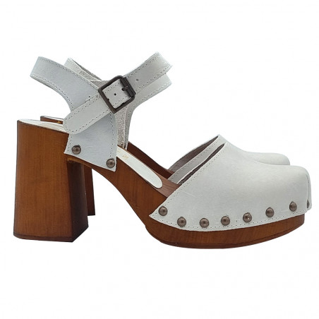COMFORTABLE WHITE SWEDISH SANDALS WITH STRAP