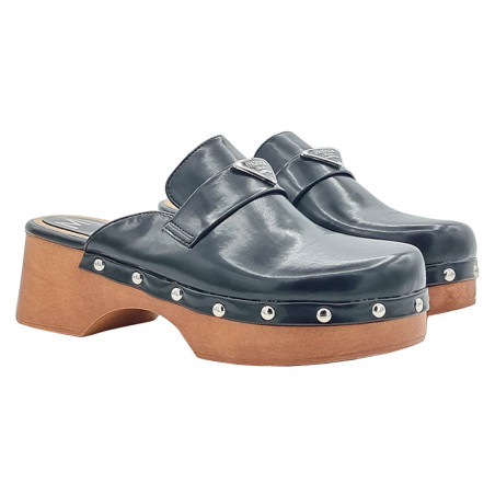 Black Clogs for Women with Heel 6 and Closed Toe