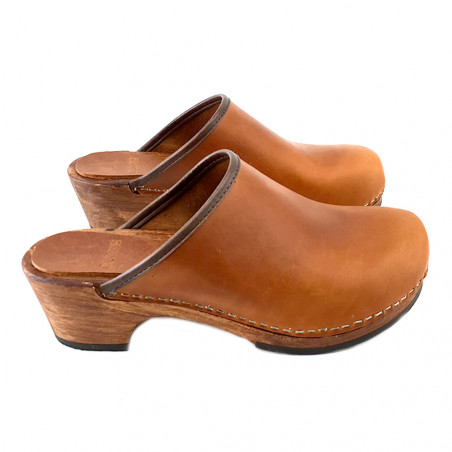 Swedish Clogs in Leather with Low Heel