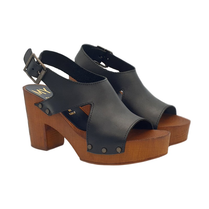 Clogs Cilento Model black color in leather with comfortable heel